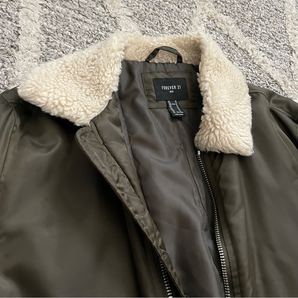 Forever 21 Mens Bomber Jacket with Fur Size US Medium - Picture 2 of 4